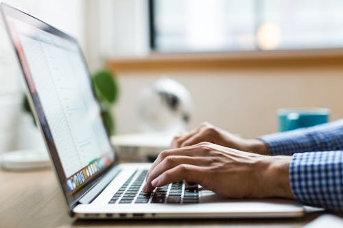 Customer Service Outsourcing Costs, Pros & Risks